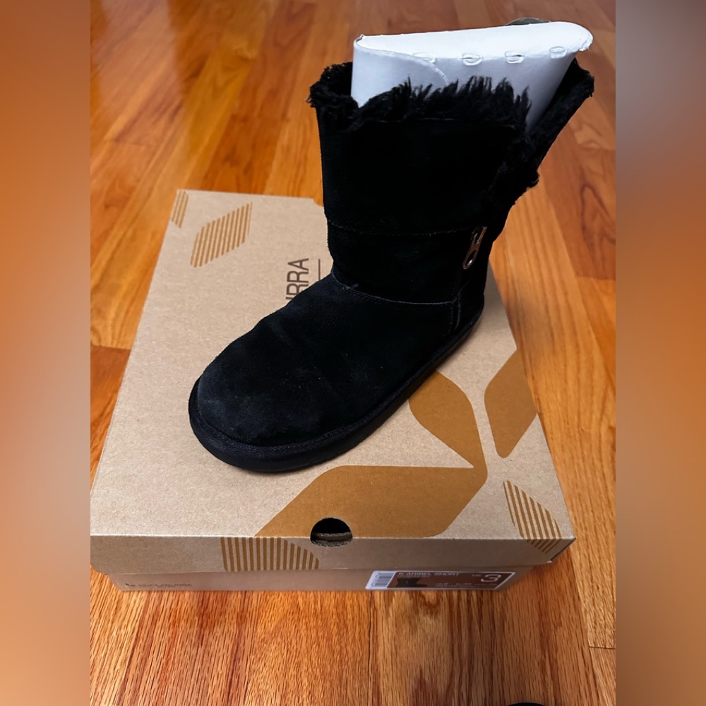 KOOLABURRA BY UGG
Women's Aribel Short Boots
